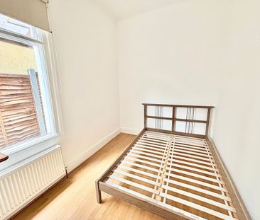 Addison Road, Wanstead, E11, London - Photo 4