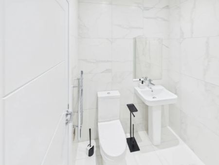 Apartment 5, 124 - Photo 2