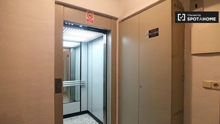 madrid, Community of Madrid 28021 - Photo 4