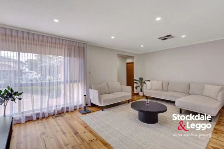 “Charming Triple-Fronted Brick Residence in a Prime Location” - Photo 4