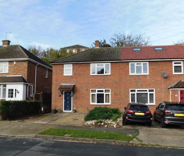 3 bedroom semi-detached house to rent - Photo 4