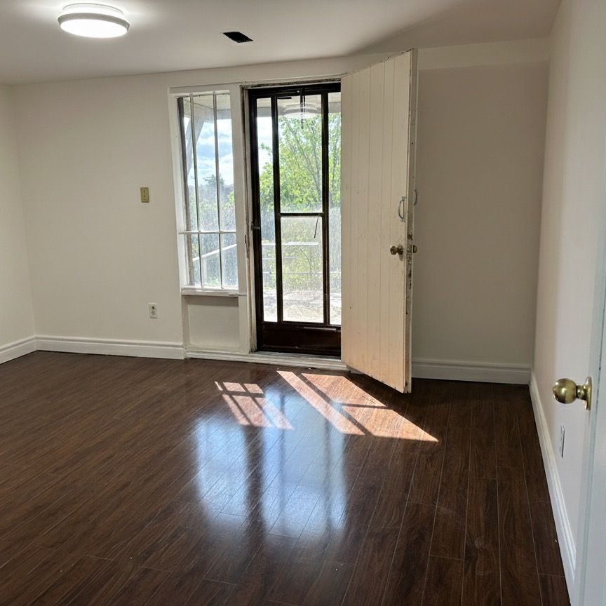 For Lease - 242 Fairglen Avenue, Toronto, Ontario - Photo 1