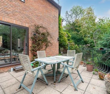 2 bedroom terraced house to rent - Photo 4