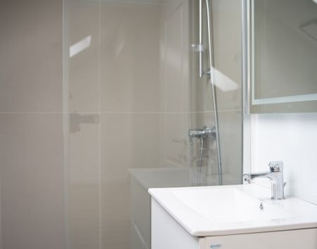 Casa 5 camere constructie noua de inchiriat Otopeni - Photo 3