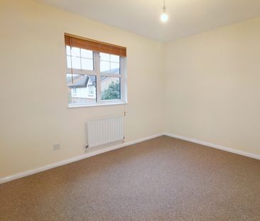 Terraced House to rent on - Photo 6