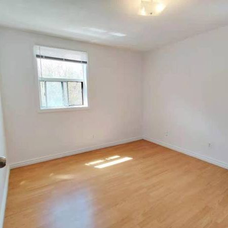 2-Bedroom Apt Available January 1st (Gerrard & Broadview) - Photo 3