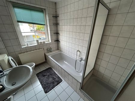 Sanierte 4 Zimmer-Wohnung mit Garage und Balkon in Nienburg - Photo 2