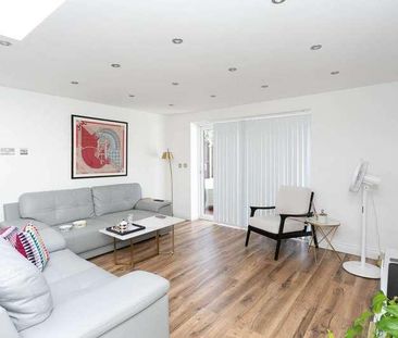 Harrow Way, Bushey, WD19 - Photo 3