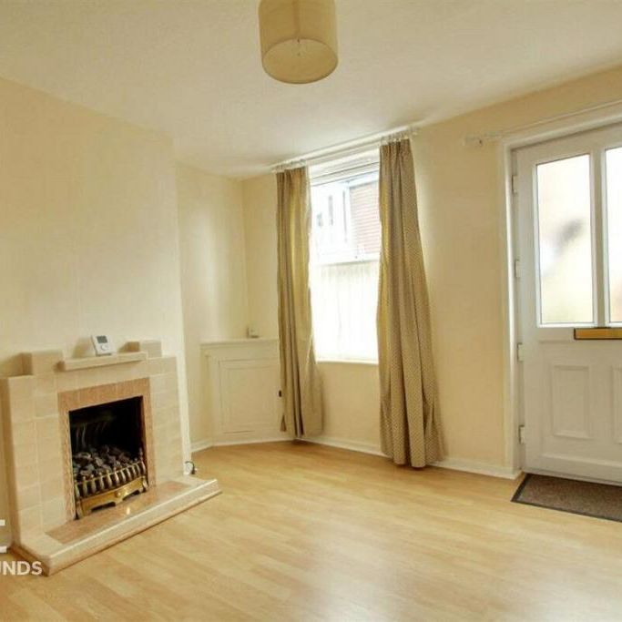 2 bedroom terraced house to rent - Photo 1