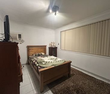 Cozy Family Home in a Hassle Free Location! - Photo 6