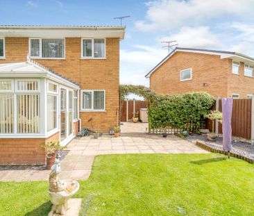 3 bedroom semi-detached house to rent - Photo 2