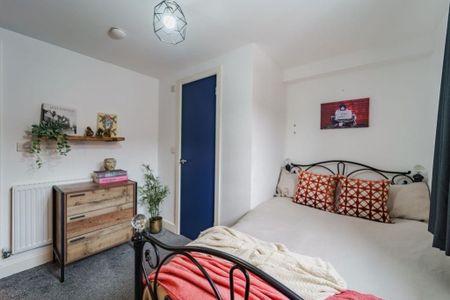 5 bedroom terraced house to rent - Photo 3