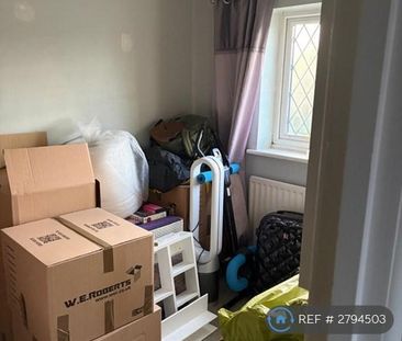 2 bedroom end of terrace house to rent - Photo 5