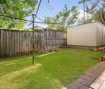 Private Family Home Moments from Manly Dam - Photo 5