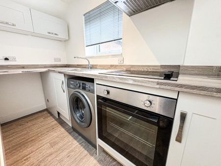 1 bedroom semi-detached house to rent - Photo 4