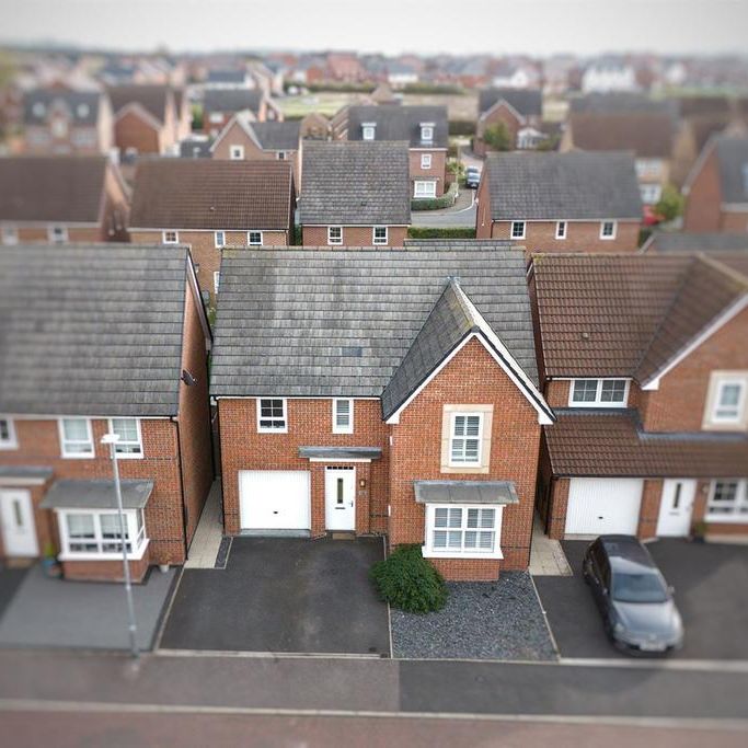 4 bedroom detached house to rent - Photo 1