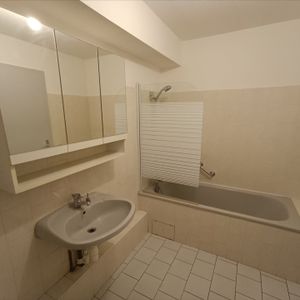 Location Appartement 1 pièce 37m² - Photo 2