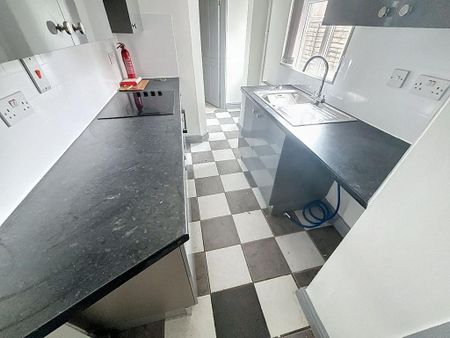 3 bedroom terraced house to rent - Photo 5