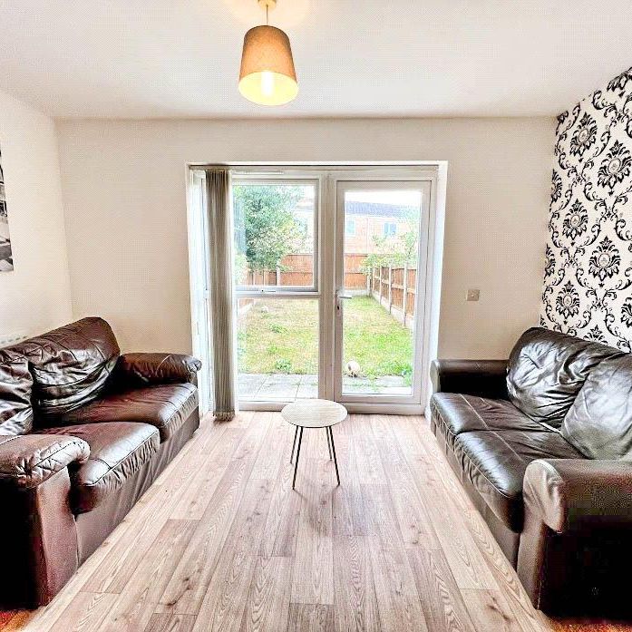 4 bedroom terraced house to rent - Photo 1