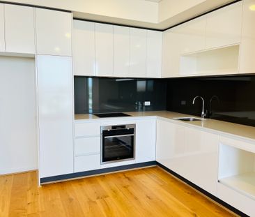 New Urban Haven! - Photo 6