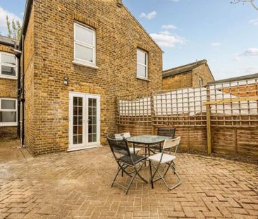 4 bedroom semi-detached house to rent - Photo 1