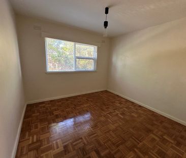 Spacious, Secluded Haven in Lifestyle Location! - Photo 4
