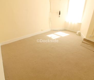 2 bed to rent in Luton Road, Chatham, ME4 - Photo 2