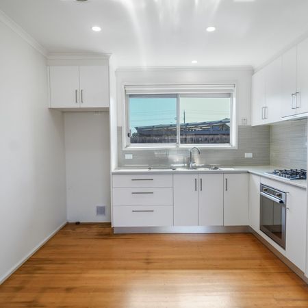 Comfortable & Convenient Unit Living - Photo 2