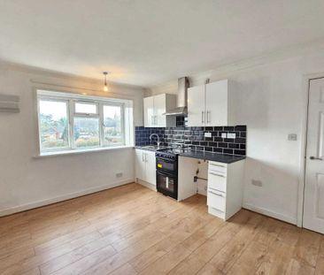 Allan Grove - Photo 1