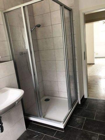 1 Raum Wohnung ab sofort Wilkau-Haßlau zu vermieten Bad mit Dusche neuwertig DG - Photo 3