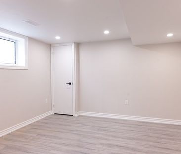 For Lease - 6 Bellvare Crescent, Toronto, Ontario - Photo 4