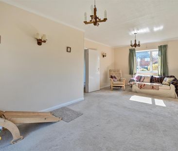 WEST FARM CLOSE, ASHTEAD - Photo 2