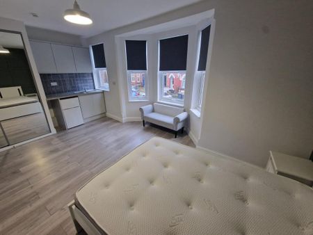 Studio to rent - Photo 2