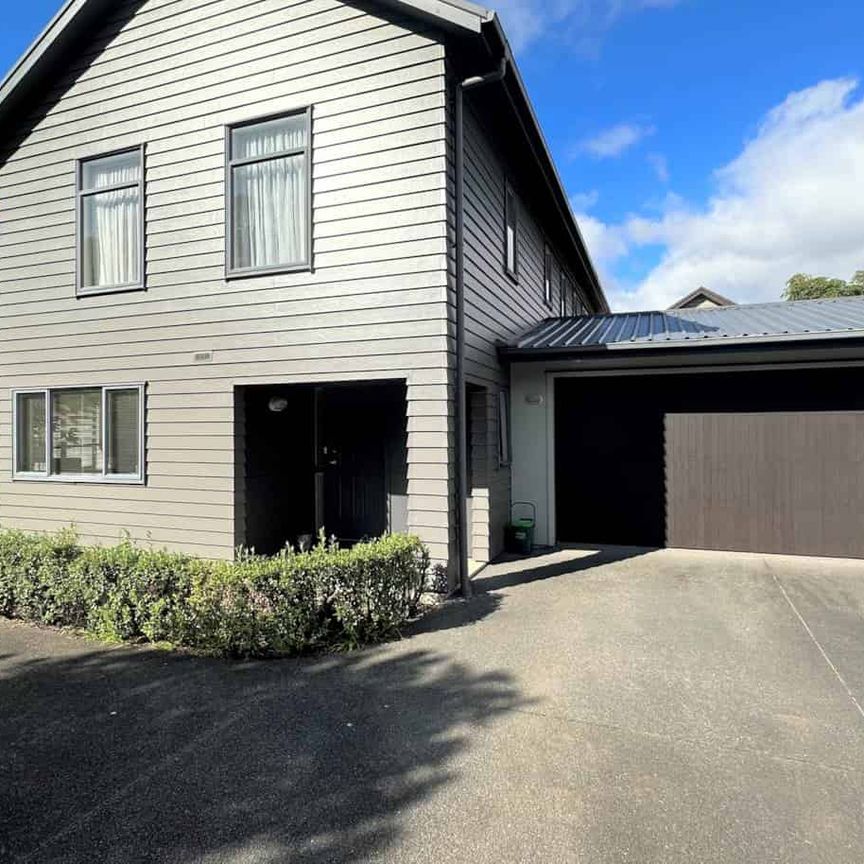 FOUR BEDROOM FREESTANDING VILLA - Photo 1
