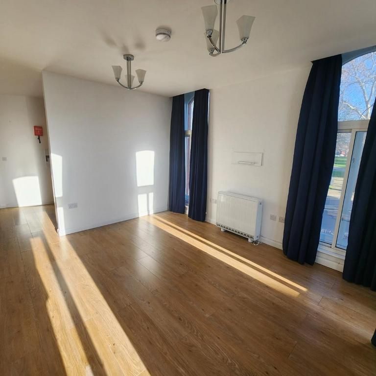 1 bedroom flat to rent - Photo 1