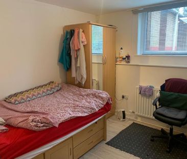 5 bedroom house to rent - Photo 4