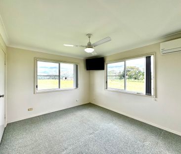 Charming Rural Farmhouse - Photo 3