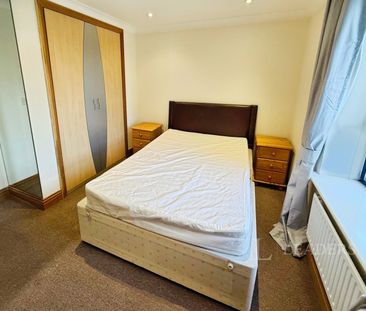 2 bedroom apartment to rent Canute Road, Southampton, SO14 - Photo 2