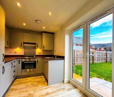 2 bedroom semi-detached house to rent - Photo 3