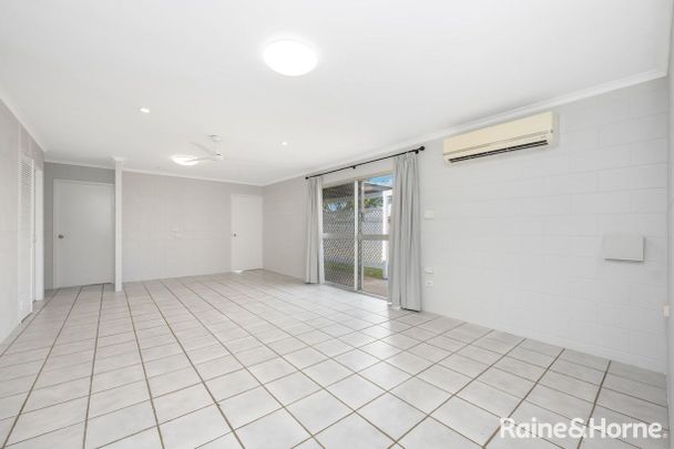 Central 3 bedroom home - Photo 1
