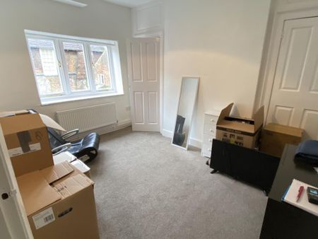 3 bedroom terraced house to rent - Photo 3