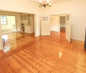 45 Charles Street, Glen Iris VIC 3146 - House For Rent | Domain - Photo 6