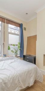3 bedroom flat to rent - Photo 3