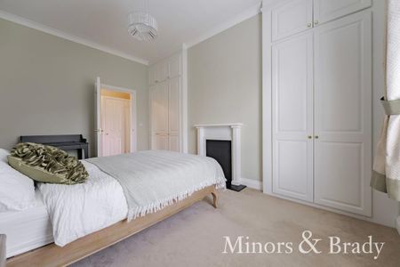3 bedroom flat to rent - Photo 3