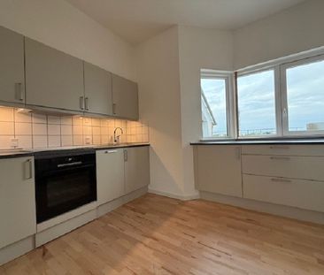 Skøn 2-værelses lejlighed i dejligt kompleks. - Foto 3