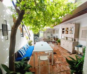 Holiday rental property, non-permanent residence contract (non-rene... - Photo 1