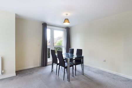 2 bedroom Flat To Let - Photo 2