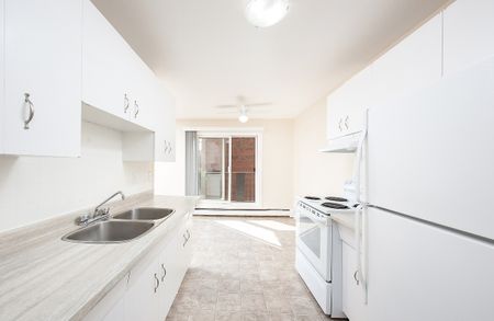 Lyndon Court - Photo 2