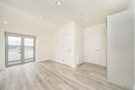 Shirehall Lane, Hendon, NW4 - Photo 2