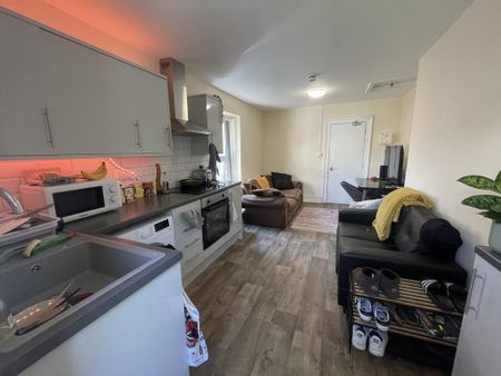 3 bedroom flat share to rent - Photo 2